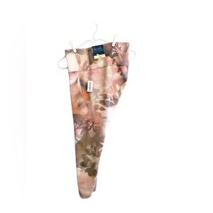 NWT Old Navy Floral 7/8 Legging